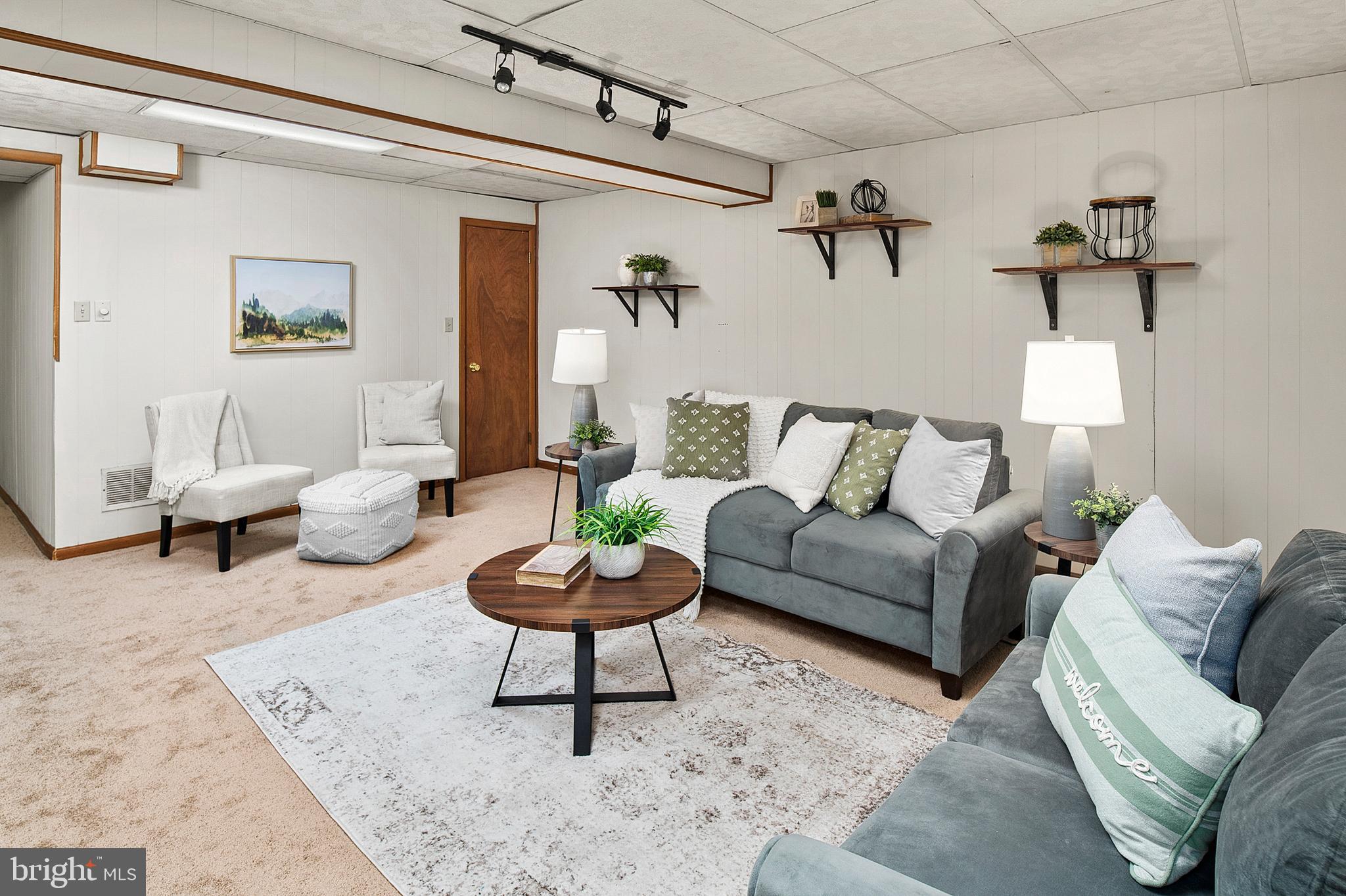 5881 Whisper WAY Unit: 17-02