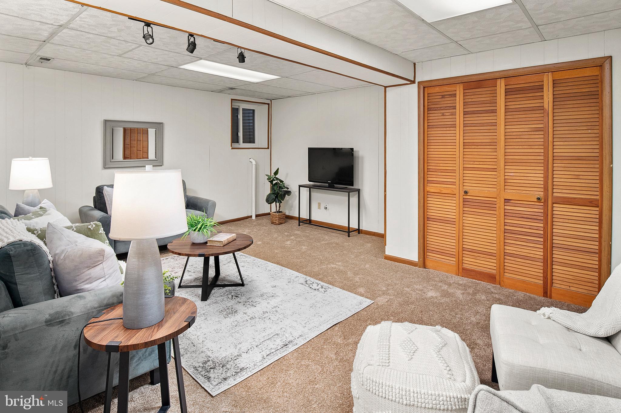 5881 Whisper WAY Unit: 17-02