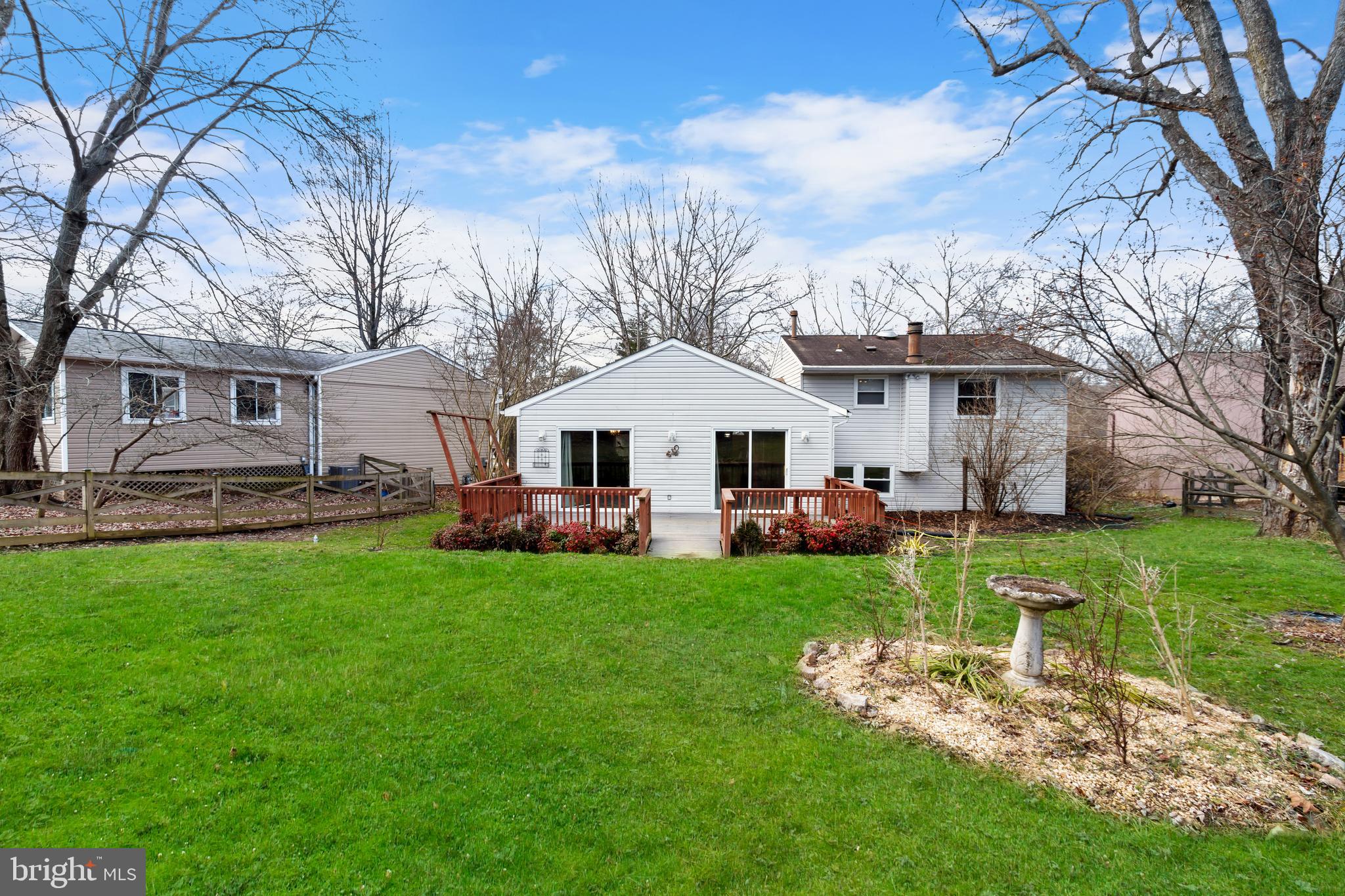 5536 Bluecoat LANE