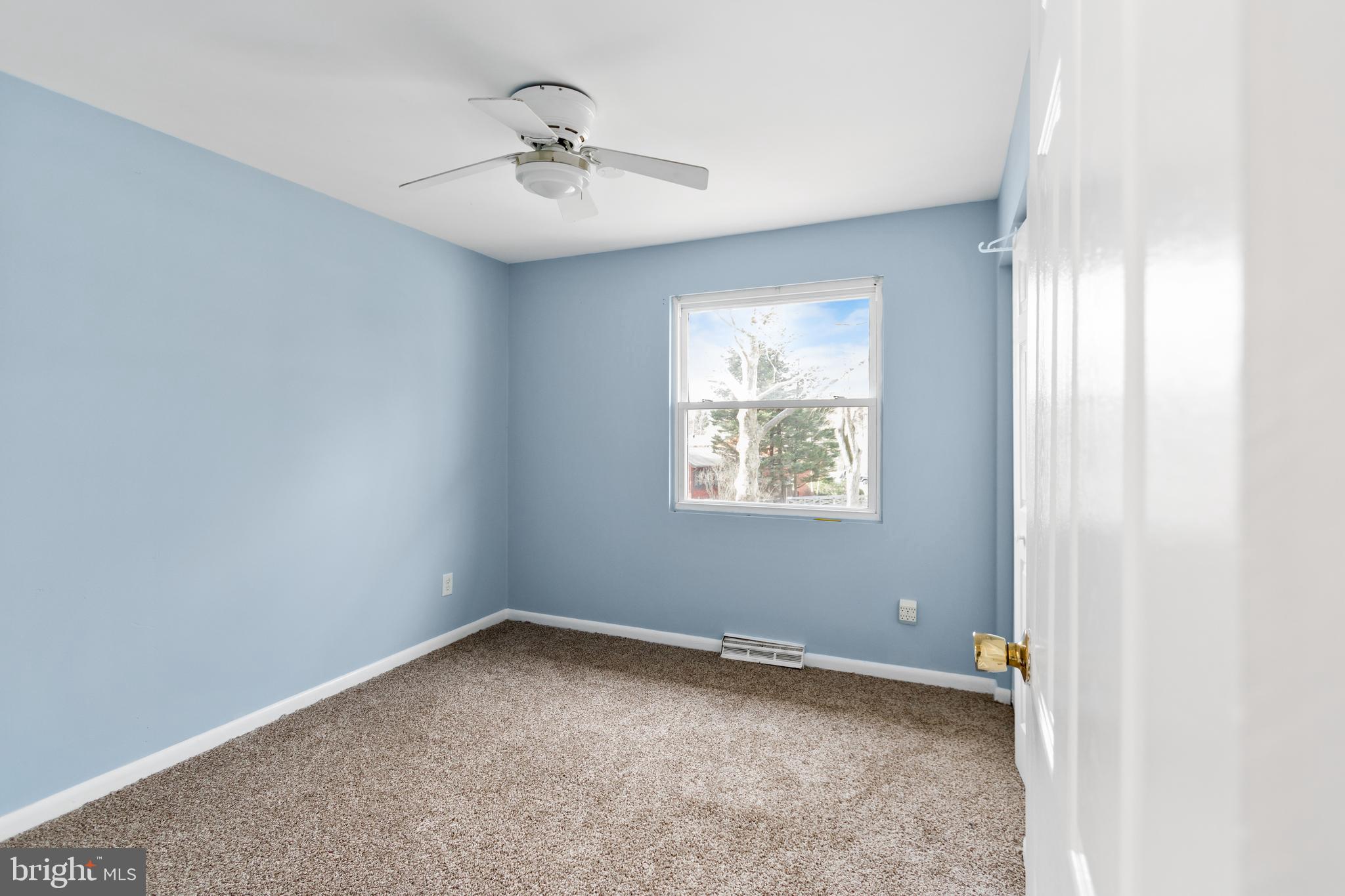 5536 Bluecoat LANE