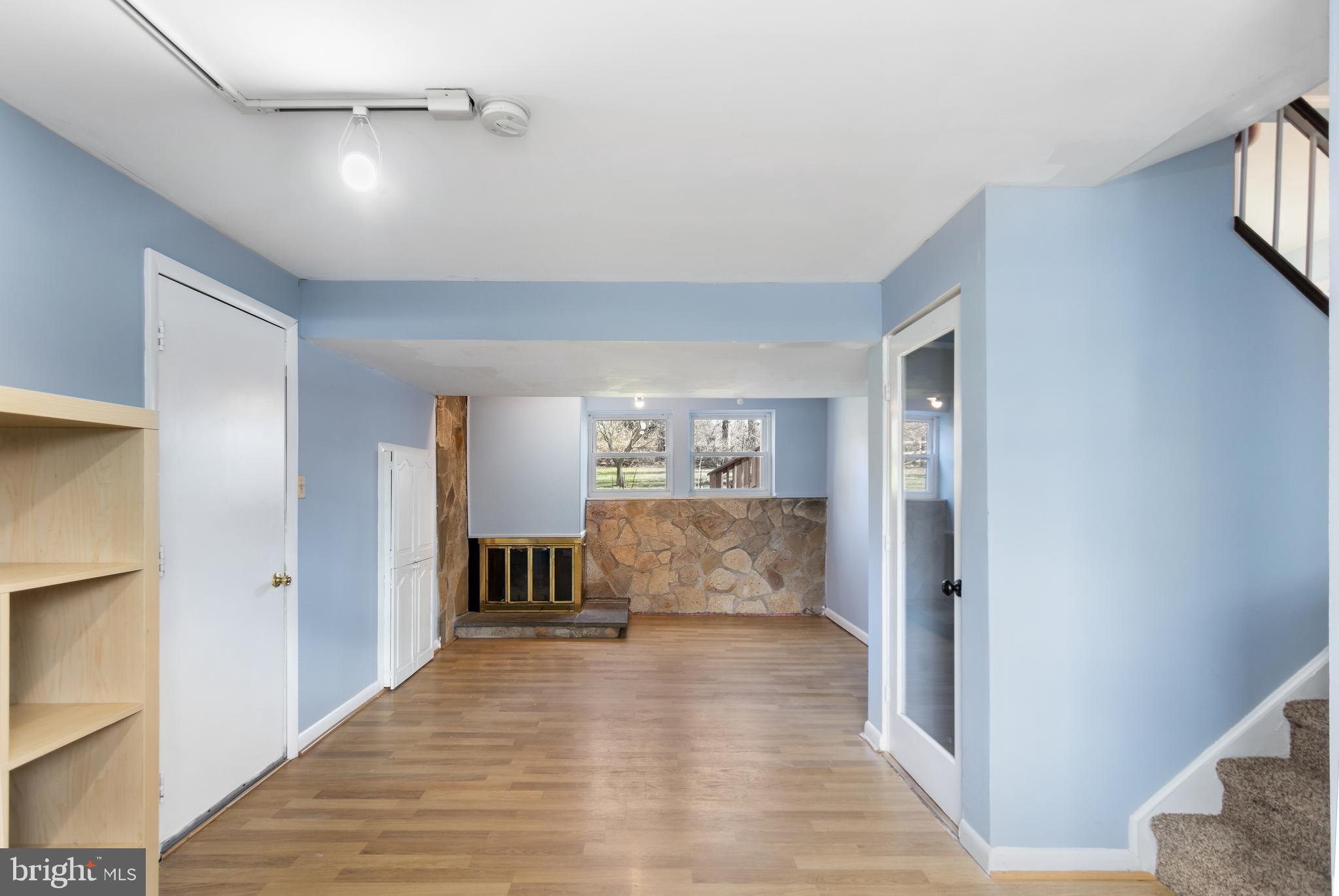 5536 Bluecoat LANE