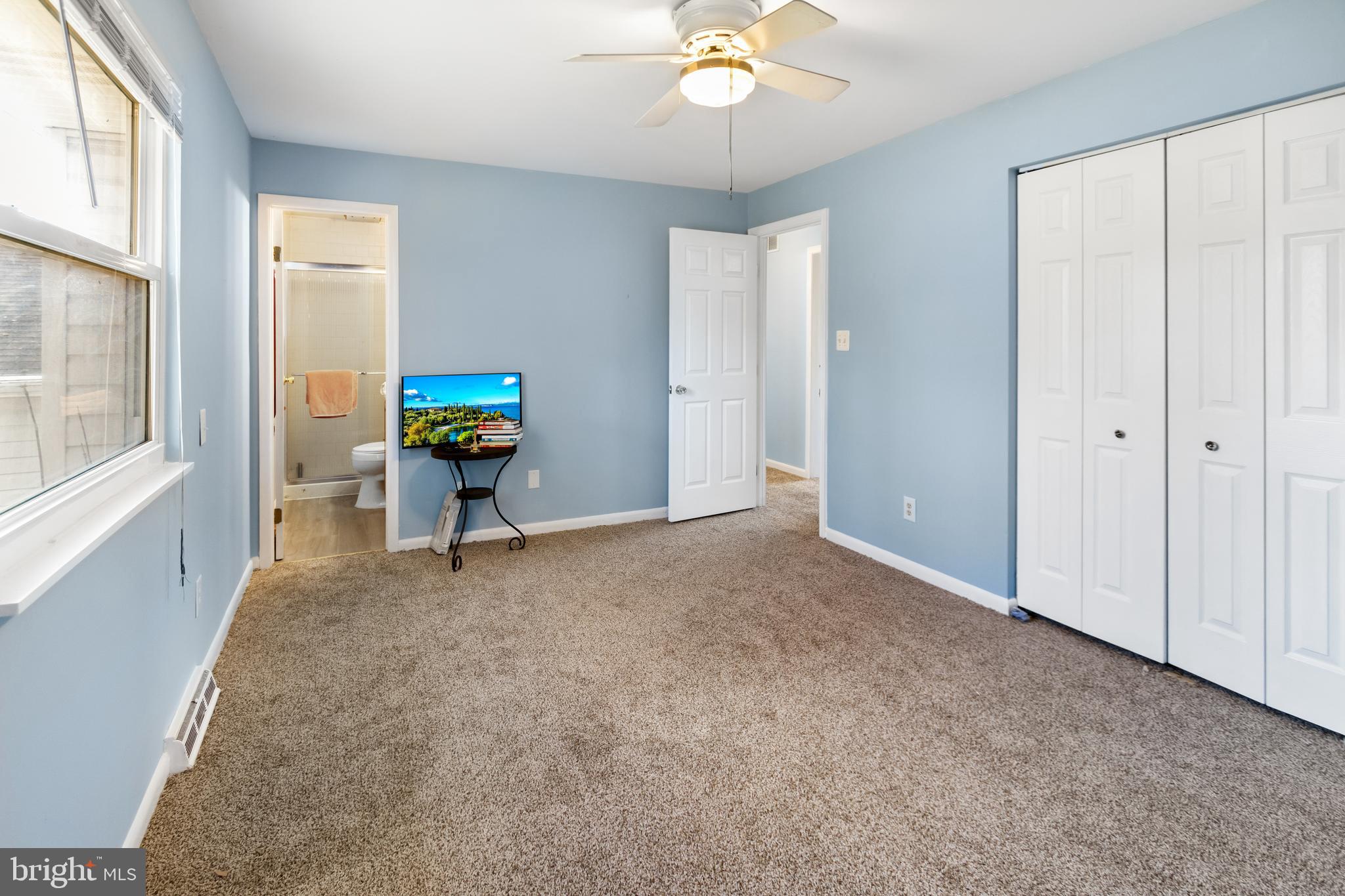 5536 Bluecoat LANE