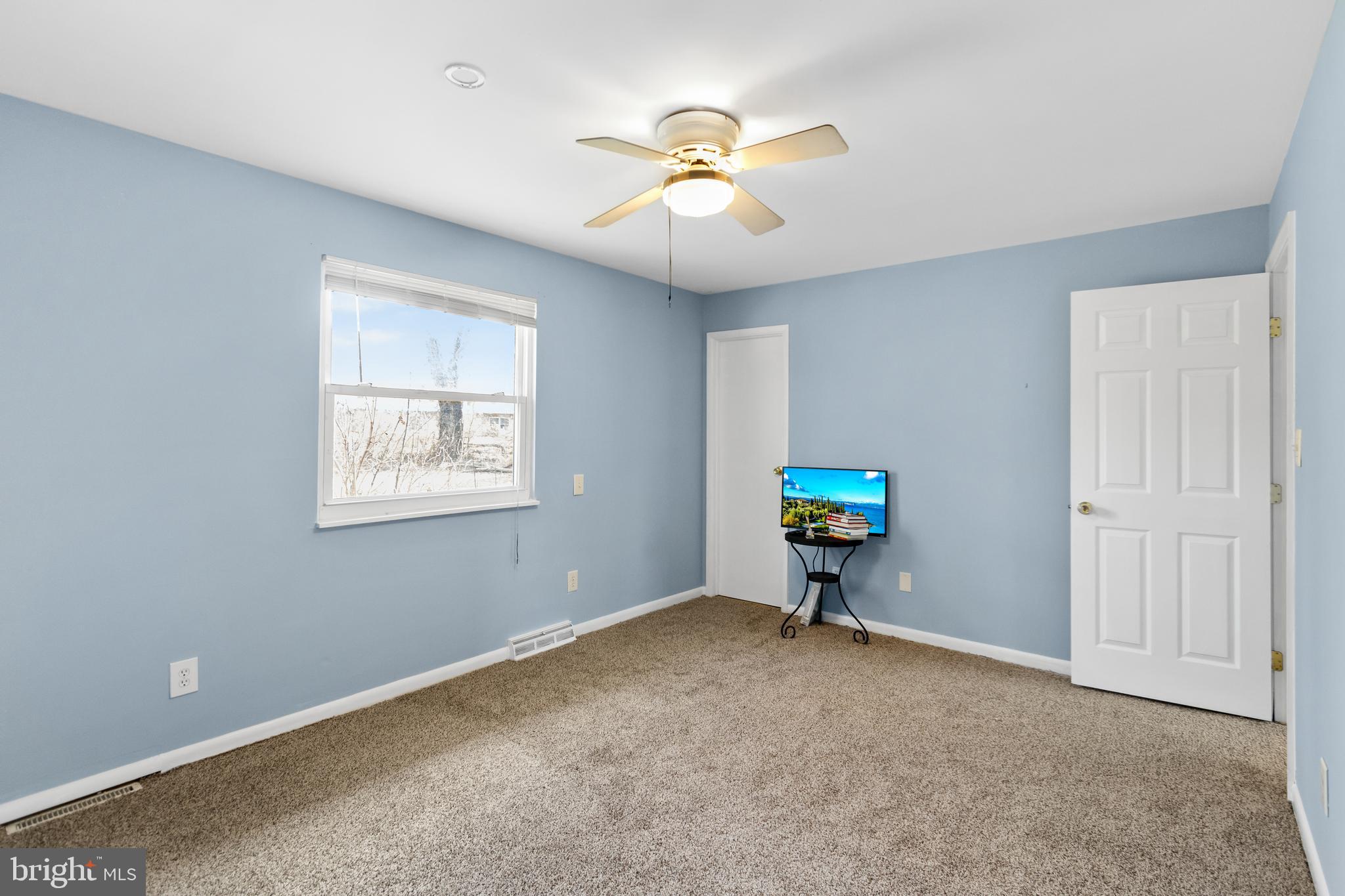 5536 Bluecoat LANE