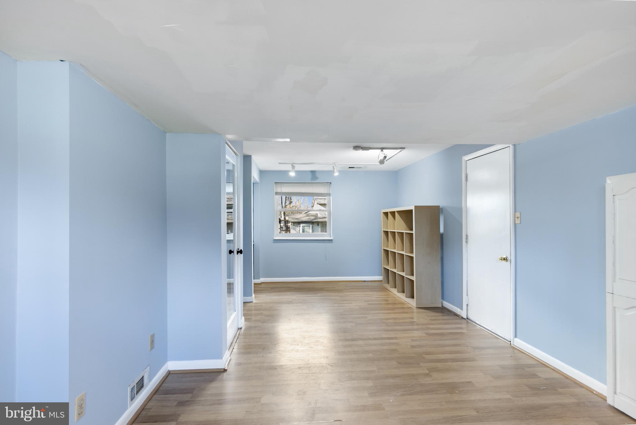 5536 Bluecoat LANE