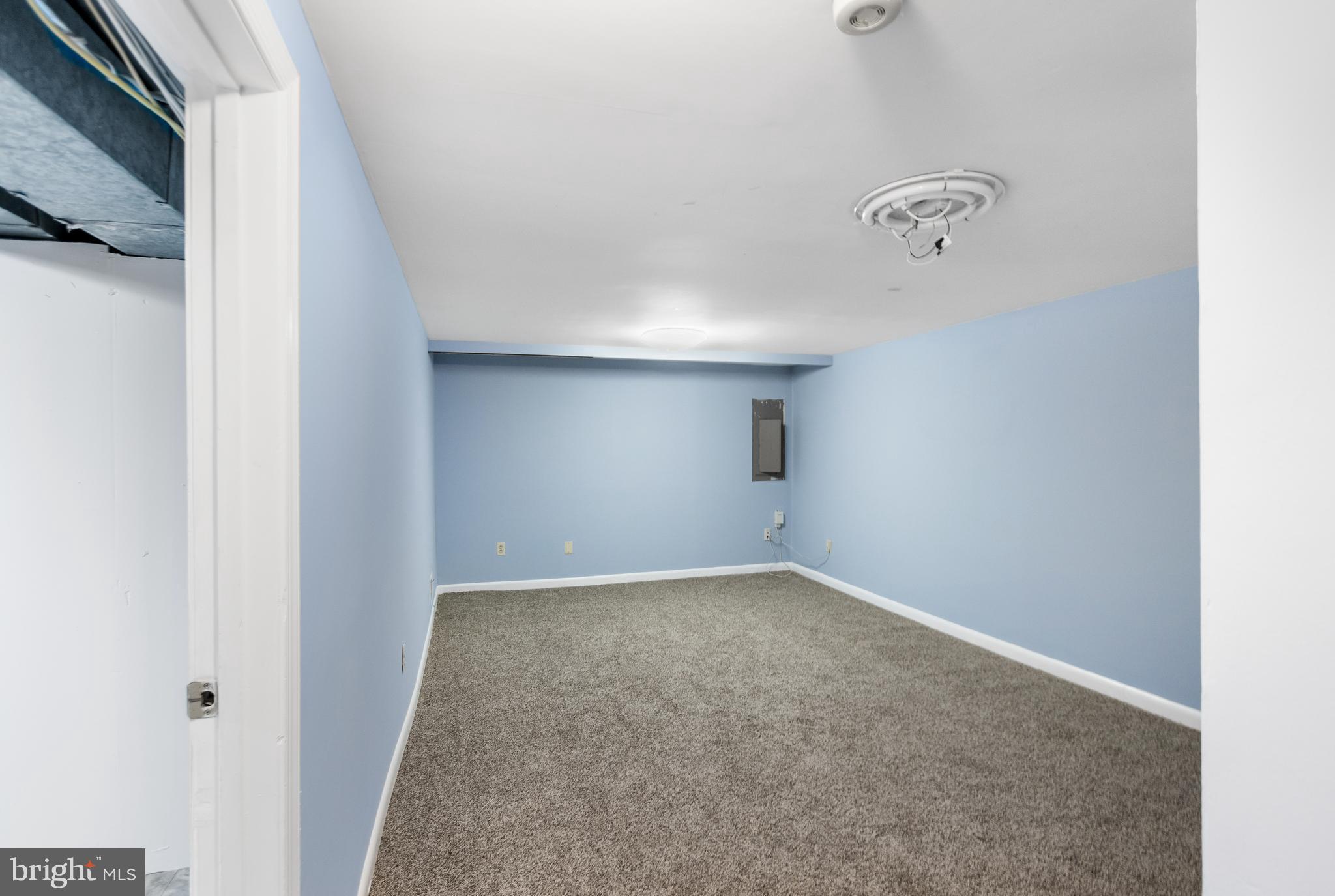 5536 Bluecoat LANE