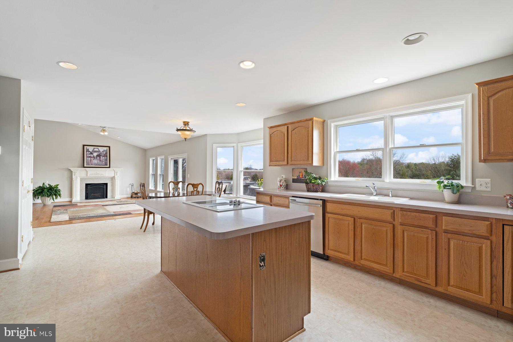 15600 Thistle Downs Ct