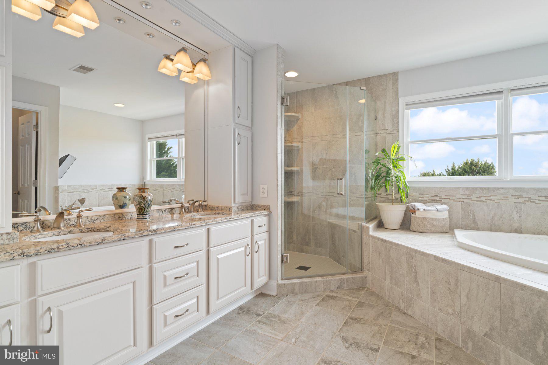 15600 Thistle Downs Ct