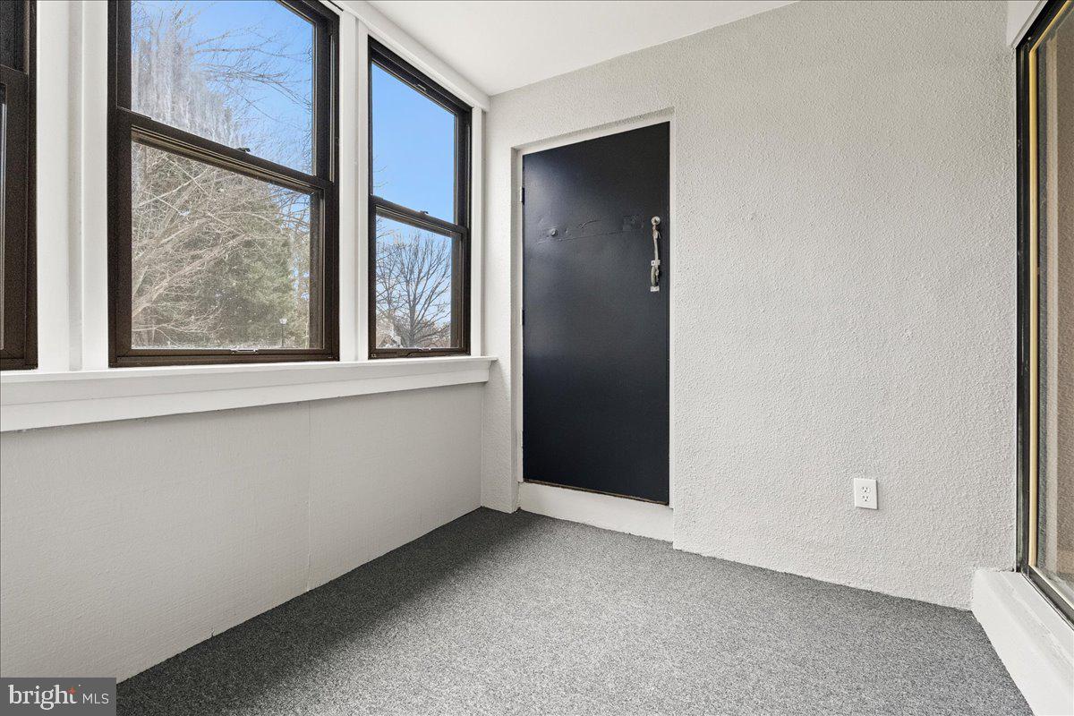 9639 Whiteacre Rd #B-4