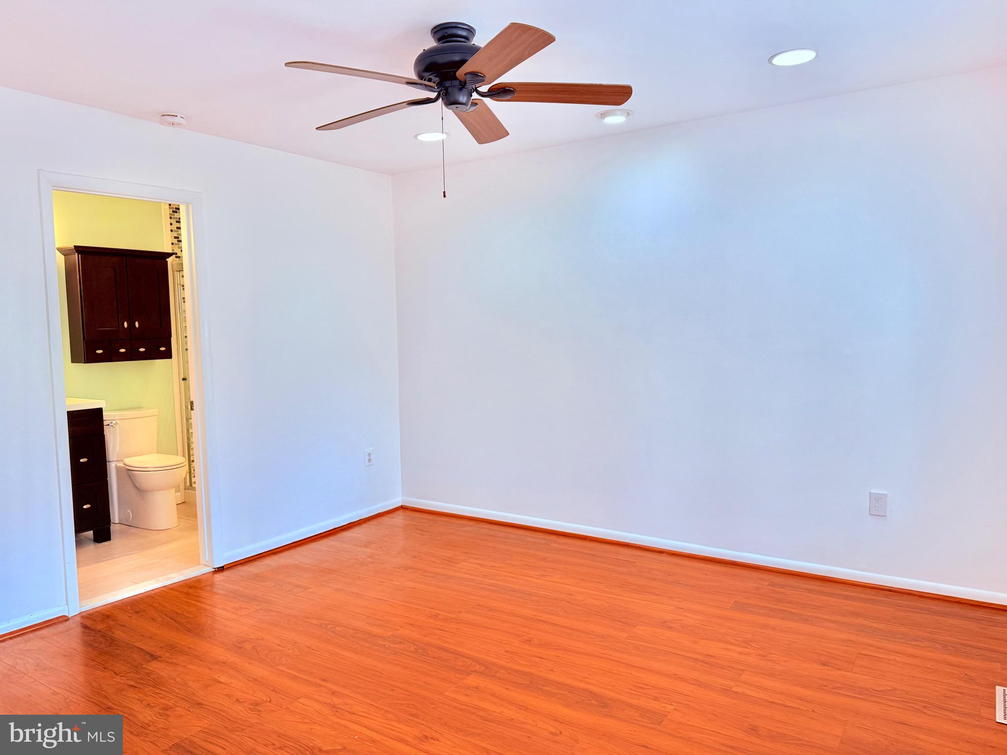 9475 Clocktower Ln