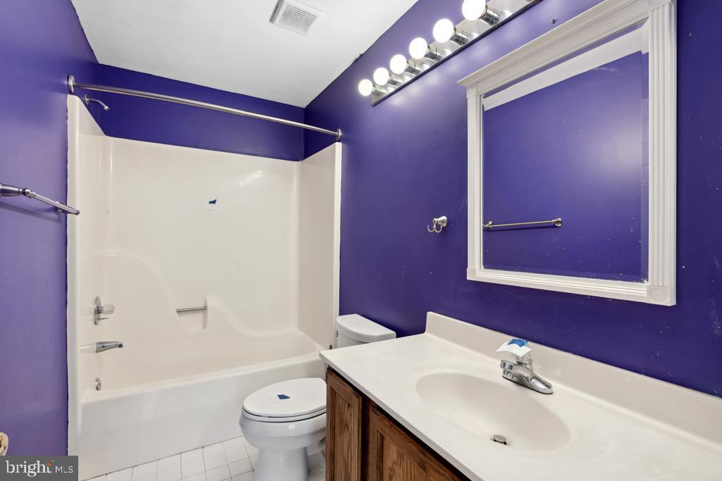 5235 LIGHTFOOT PATH