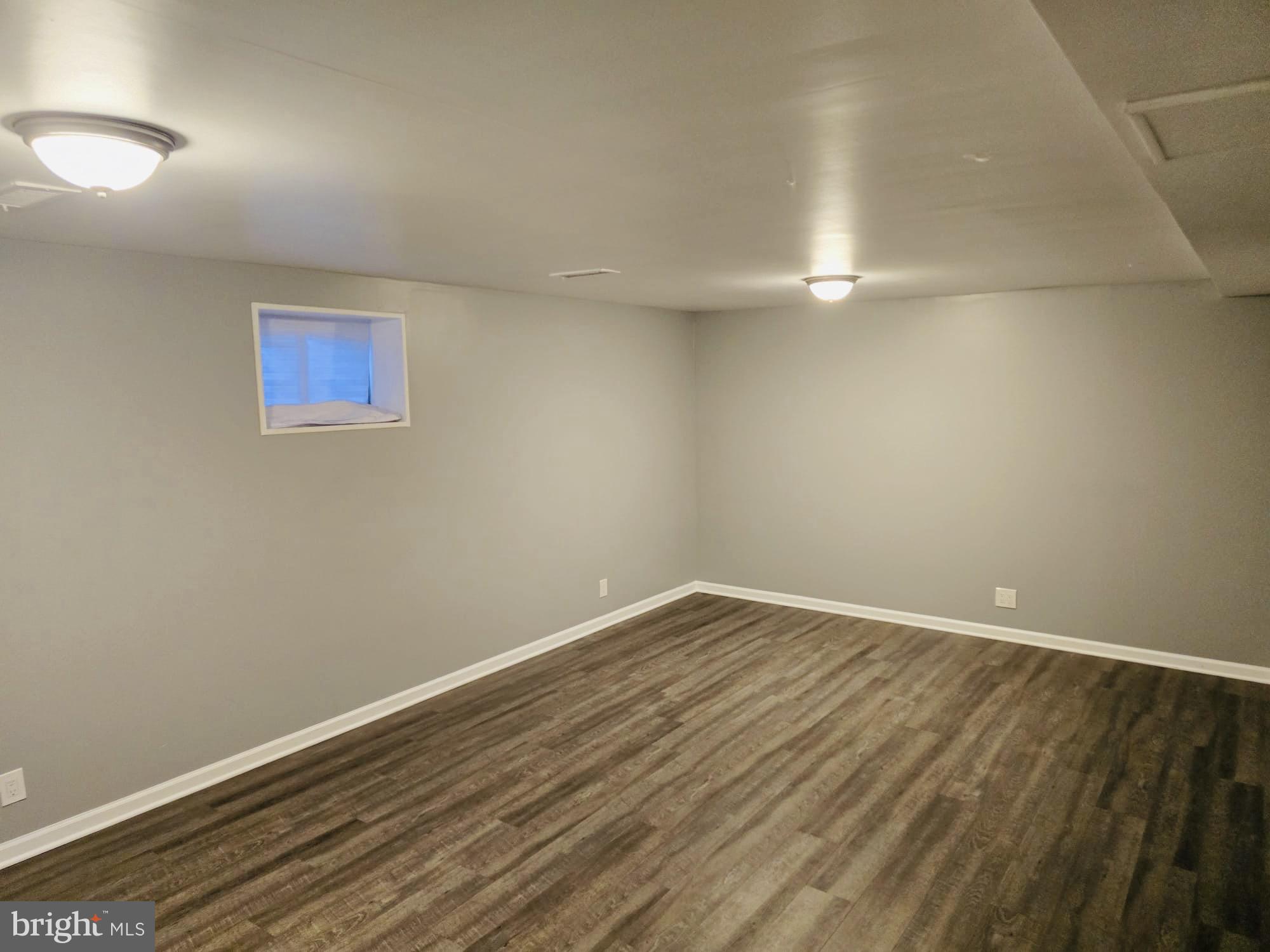 9090 Moonshine Holw #C