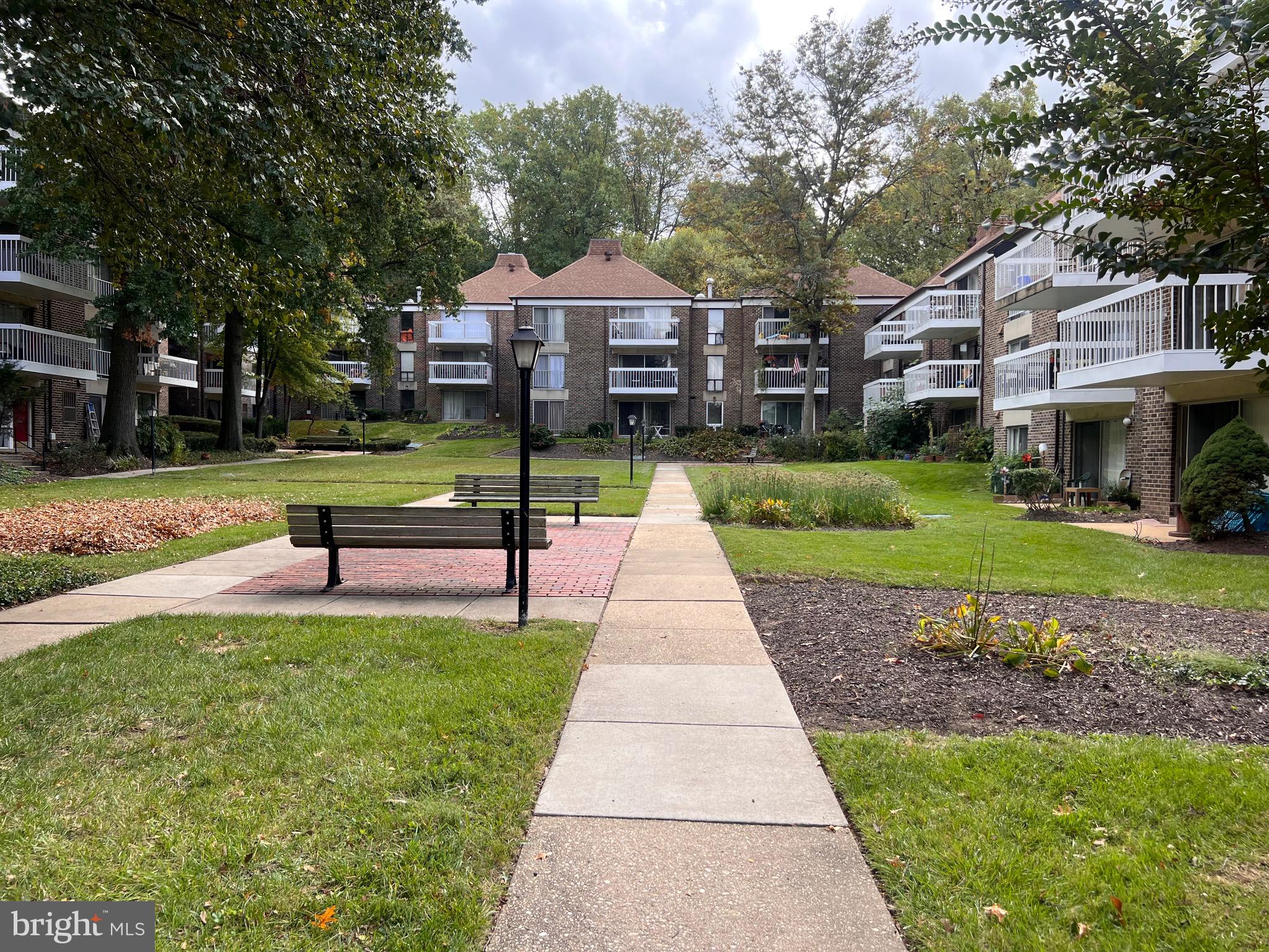 3236 Hewitt AVENUE Unit: 4-2-A