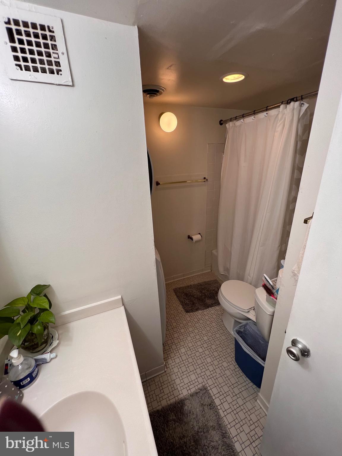 3236 Hewitt AVENUE Unit: 4-2-A