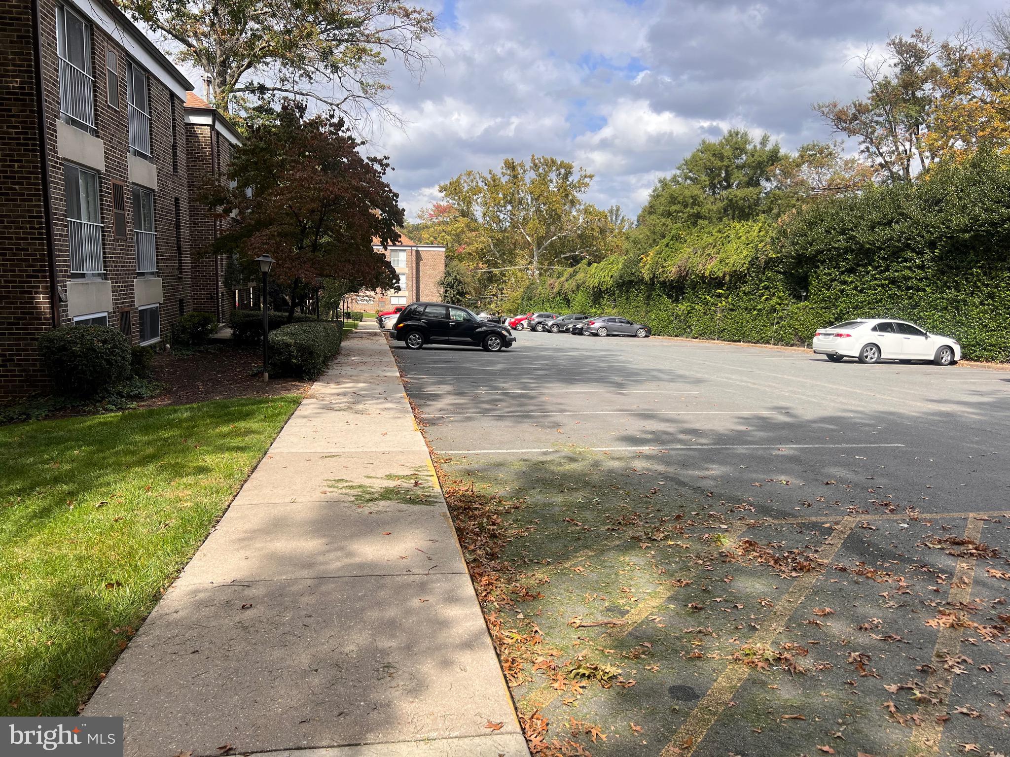 3236 Hewitt AVENUE Unit: 4-2-A