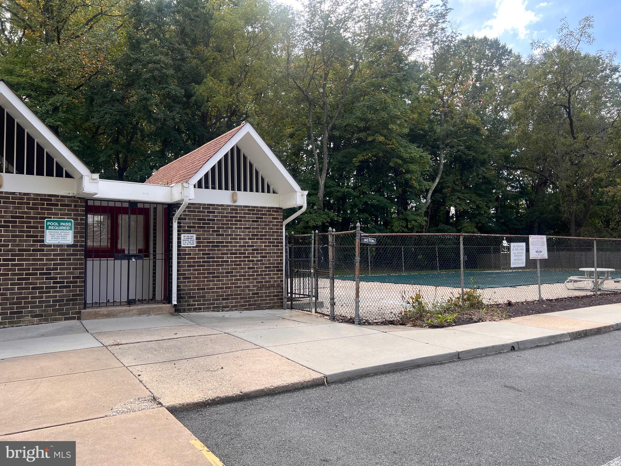 3236 Hewitt AVENUE Unit: 4-2-A