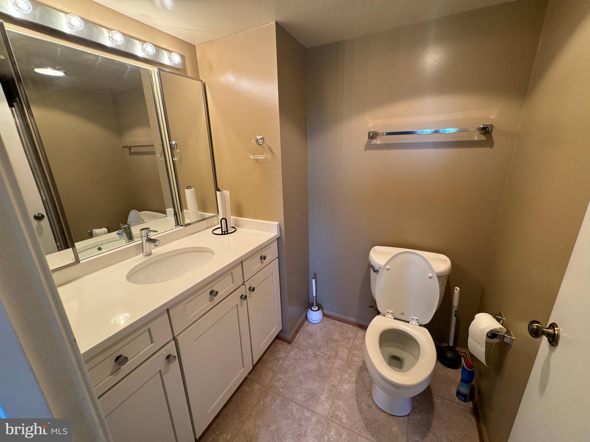 15101 Interlachen Dr #1-815