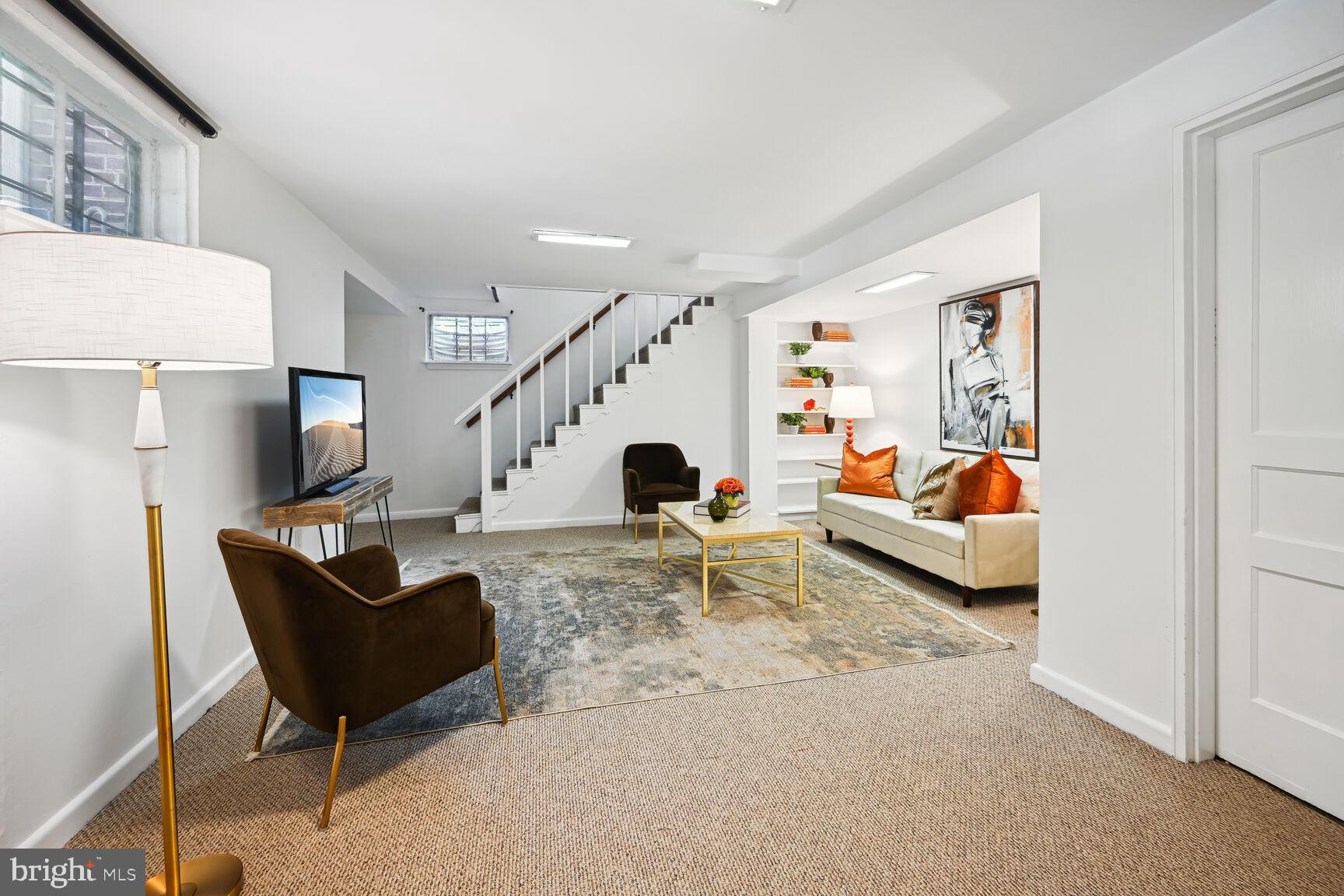 211 Dale Dr