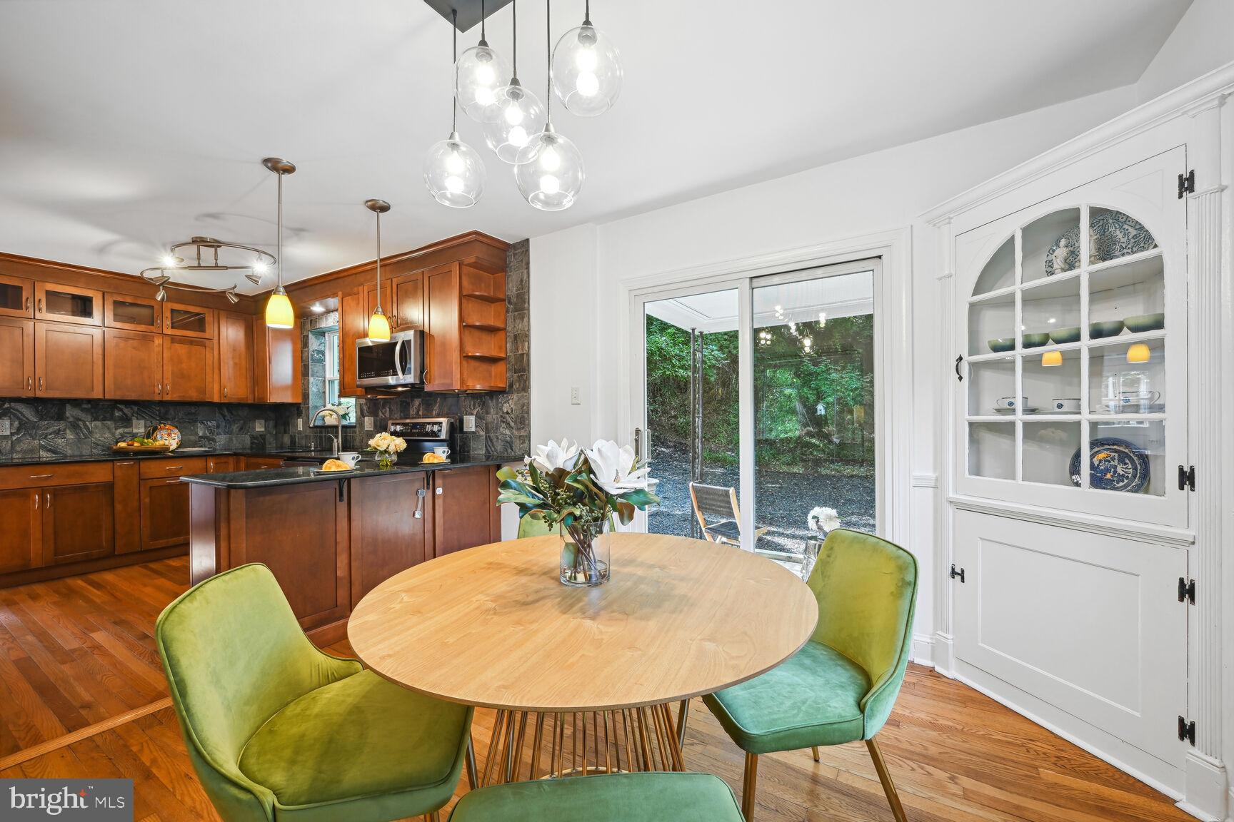 211 Dale Dr