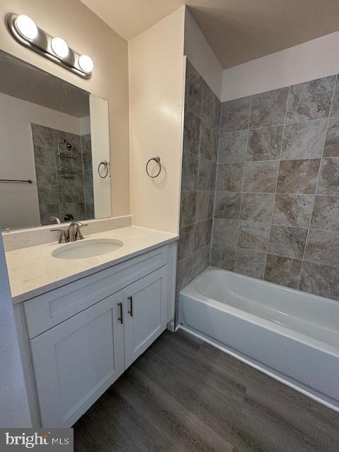 14728 Valiant Ter #14-152