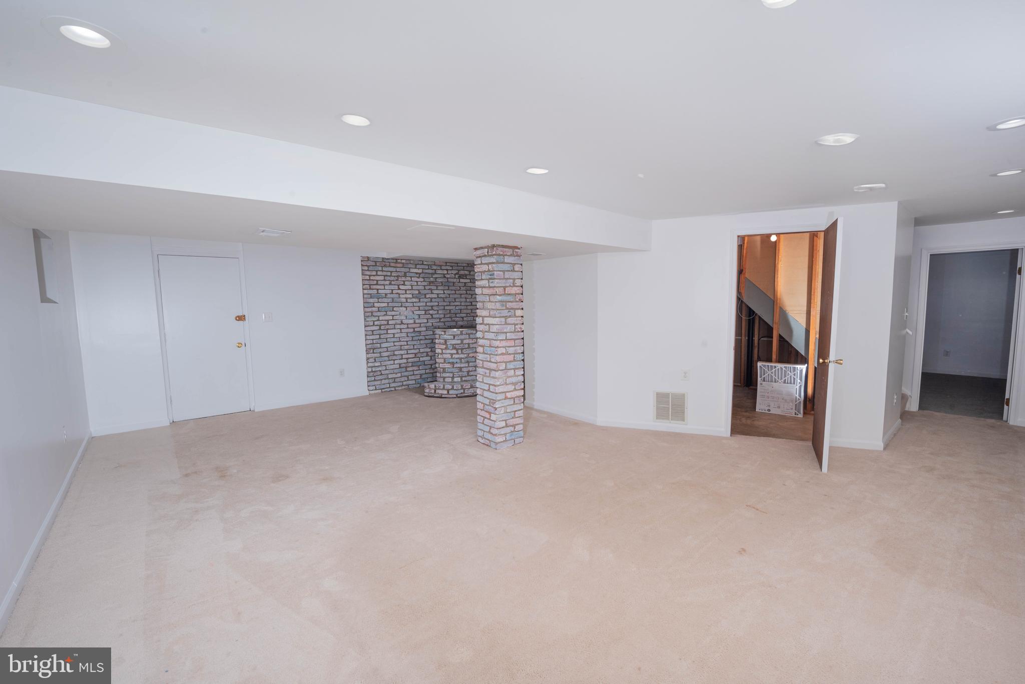 16605 GEORGE WASHINGTON DR