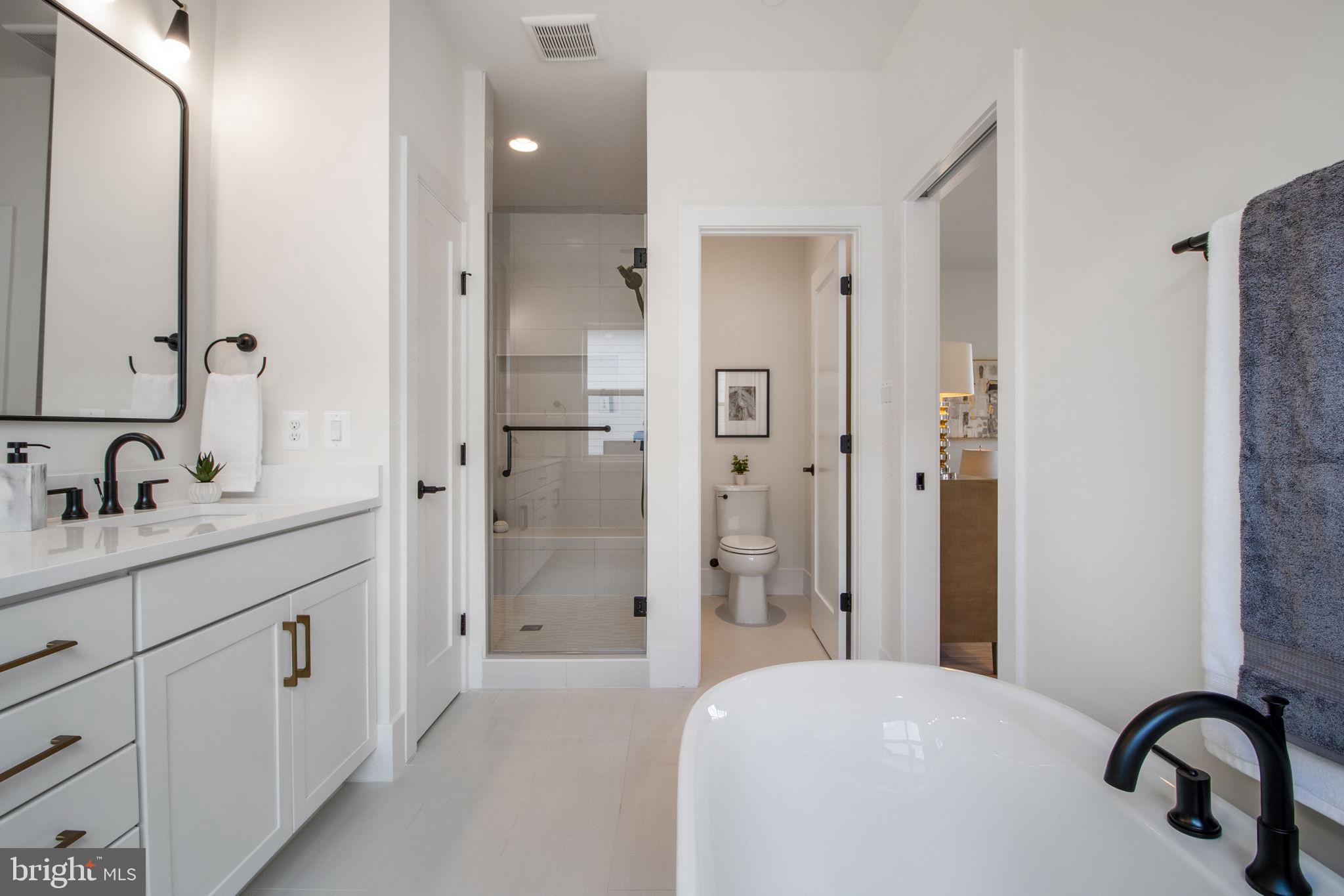 4199 East West