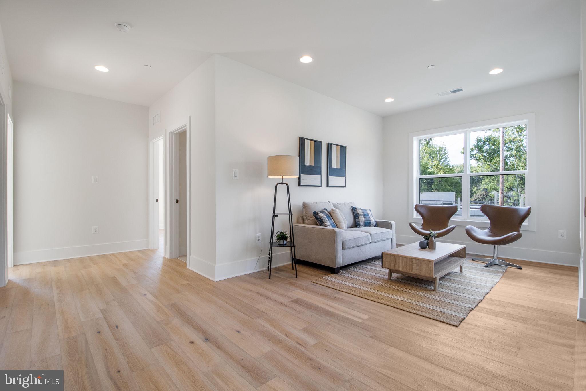 4199 East West