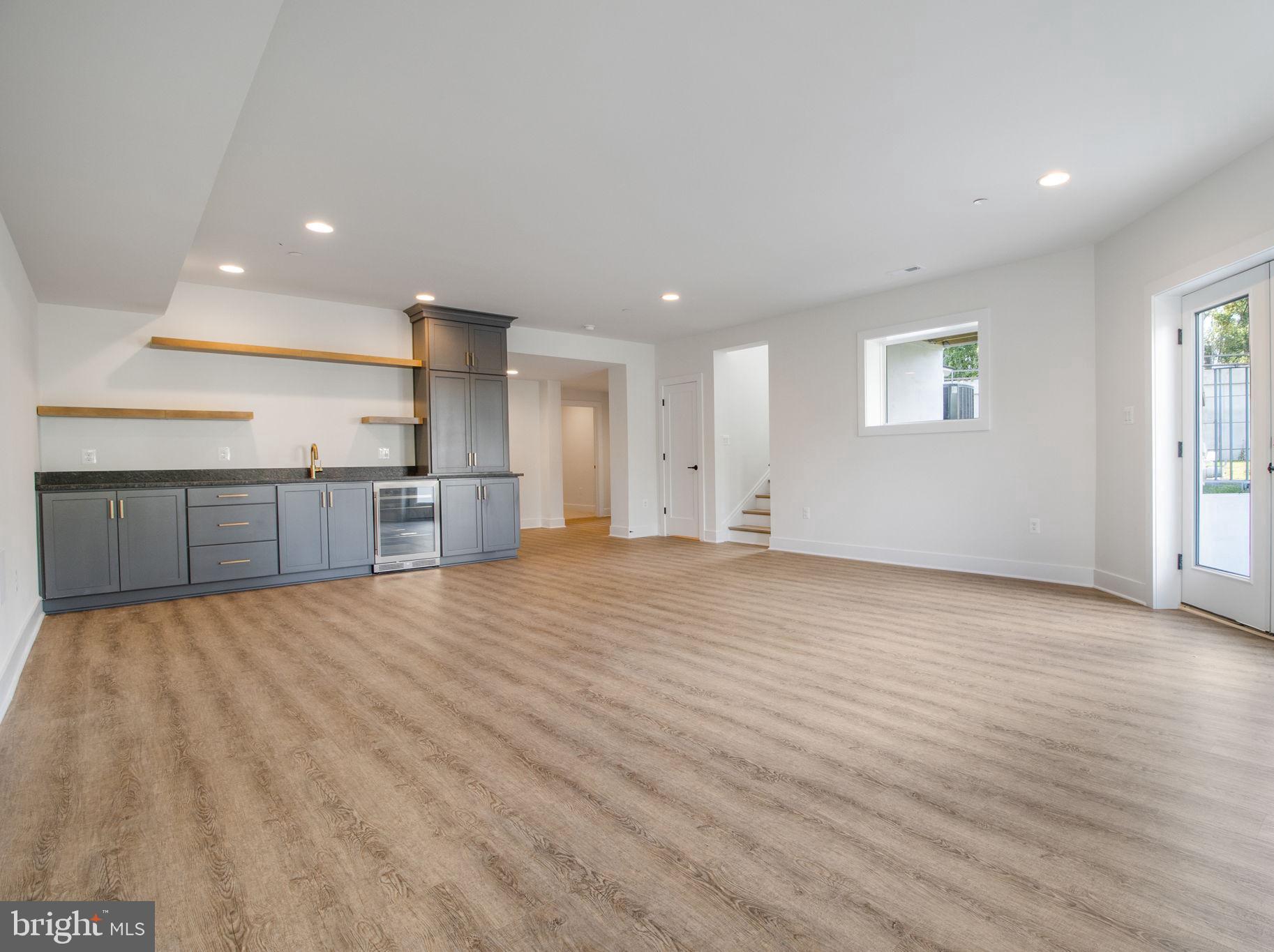4199 East West
