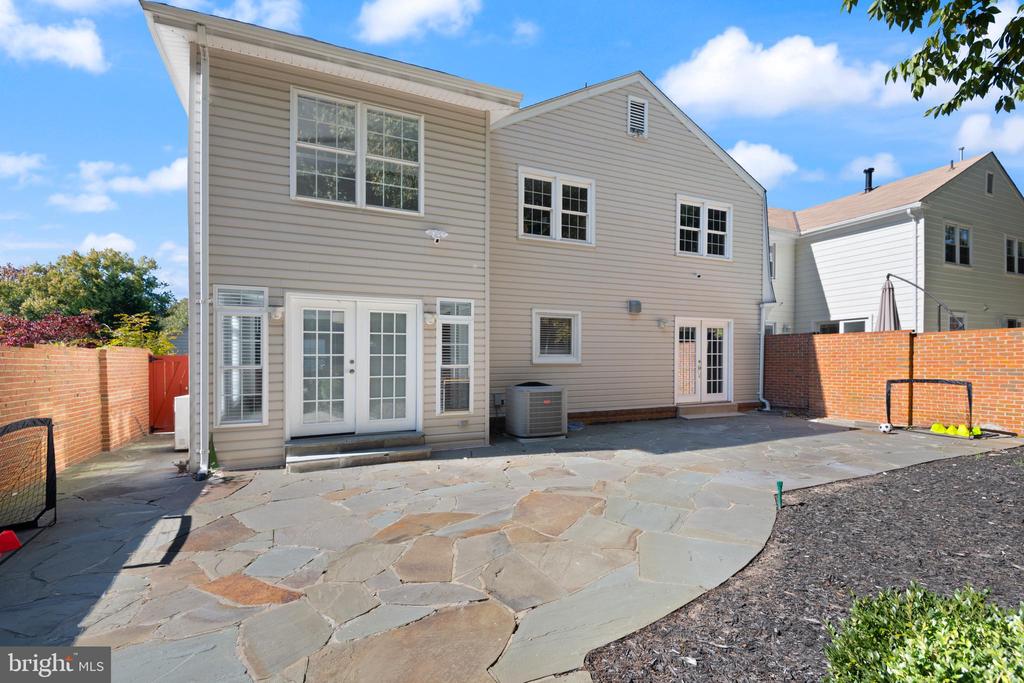 10404 Democracy Ln