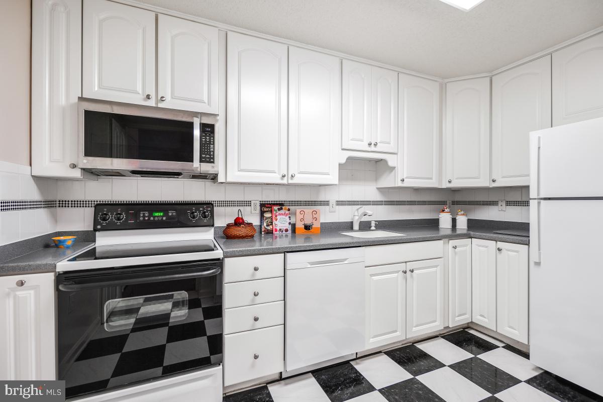 3310 N Leisure World Blvd #516