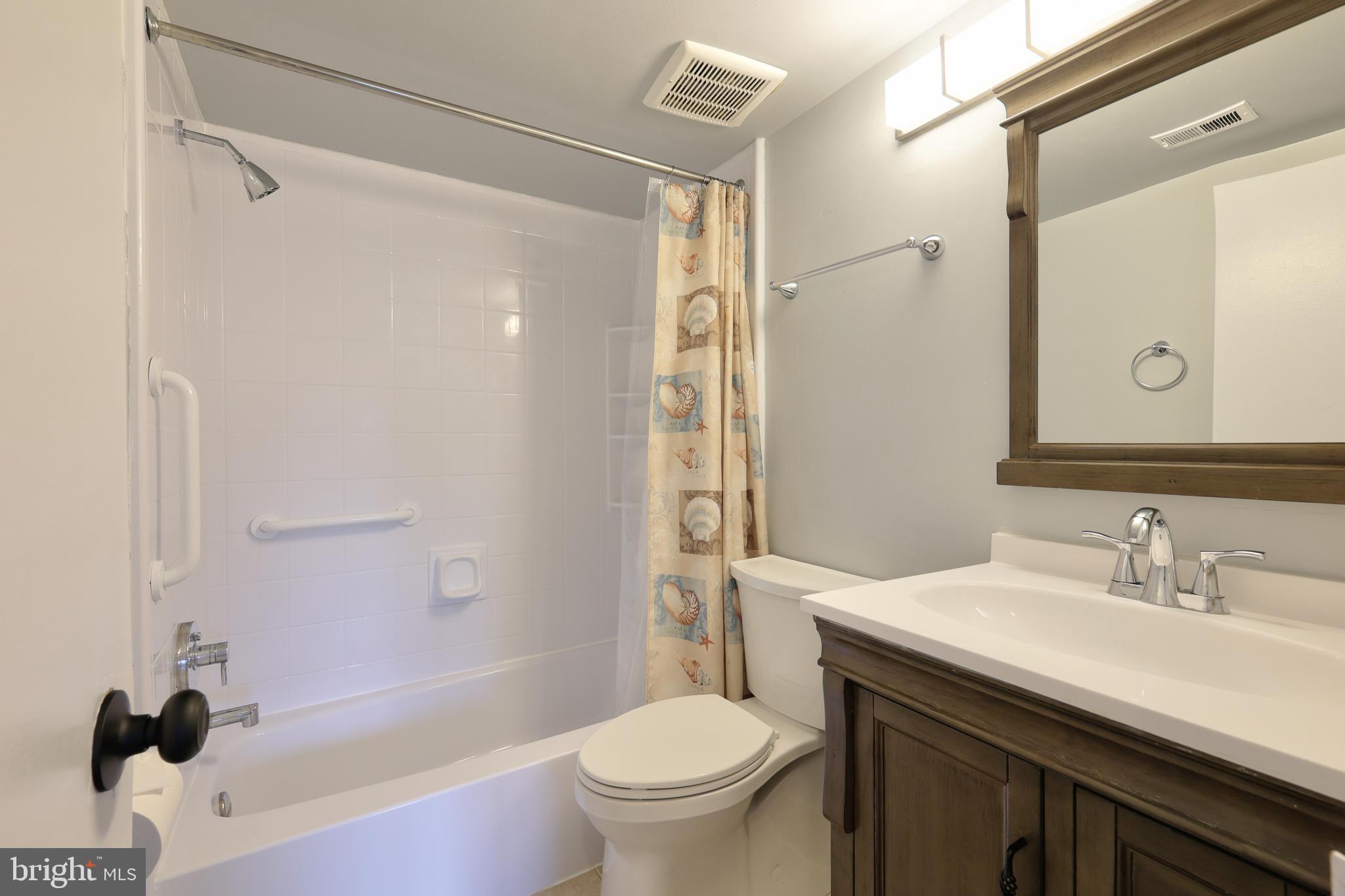 19301 Club House Rd #302