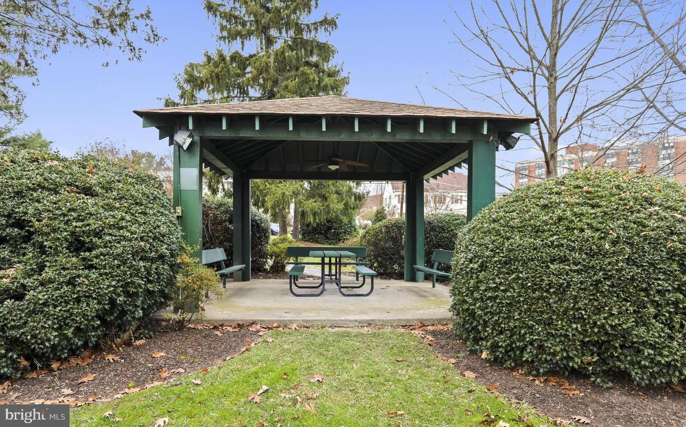 2232 WASHINGTON AVE #102