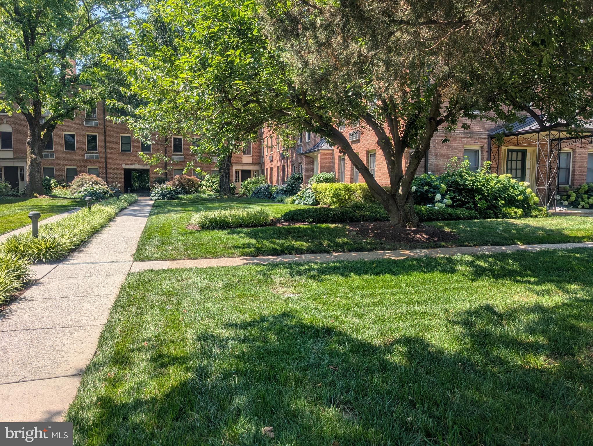 4824 CHEVY CHASE DR #302