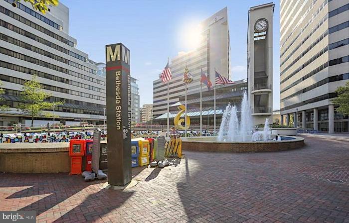 4824 CHEVY CHASE DR #302