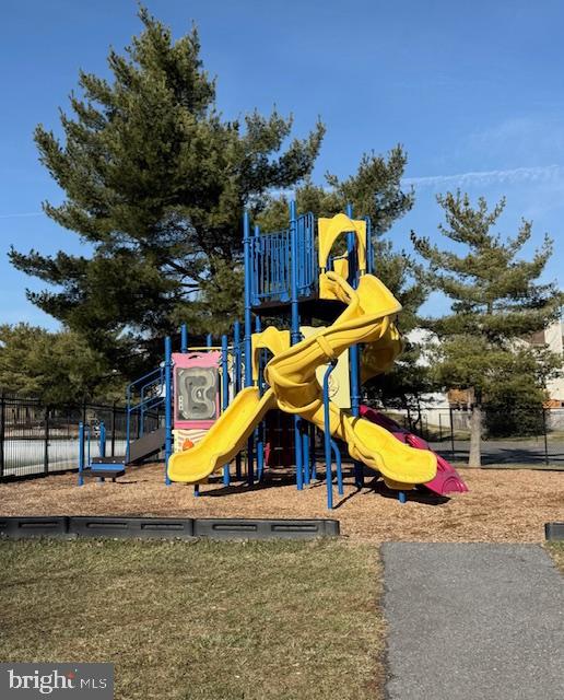 2 NORMANDY SQUARE COURT D