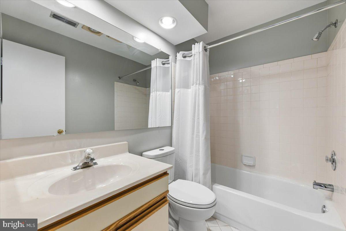 3301 SIR THOMAS DRIVE 6-B-34