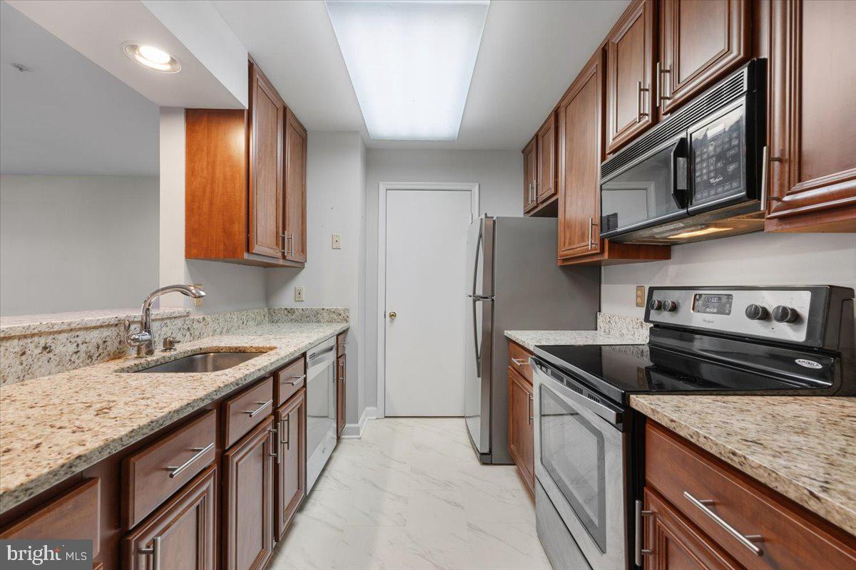 3301 SIR THOMAS DRIVE 6-B-34