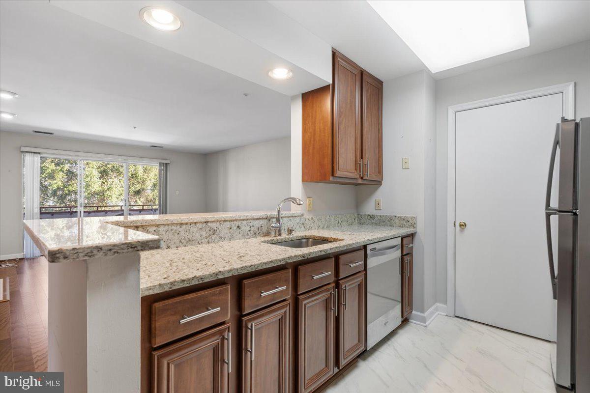 3301 SIR THOMAS DRIVE 6-B-34