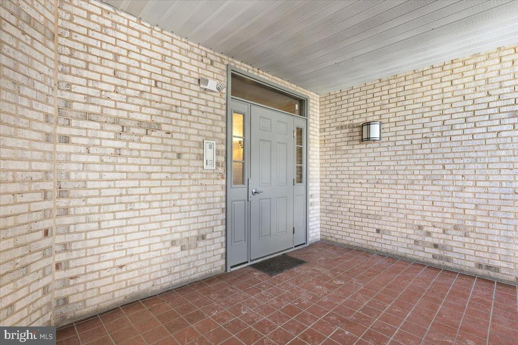 3301 SIR THOMAS DRIVE 6-B-34