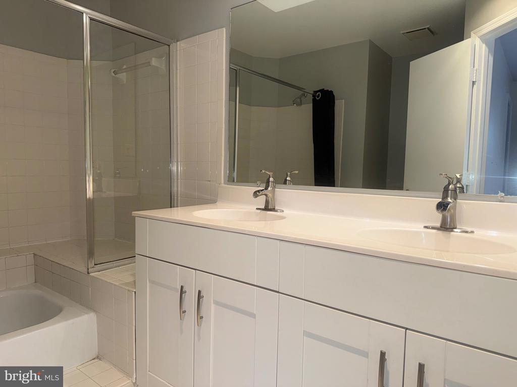 3301 SIR THOMAS DRIVE 6-B-34