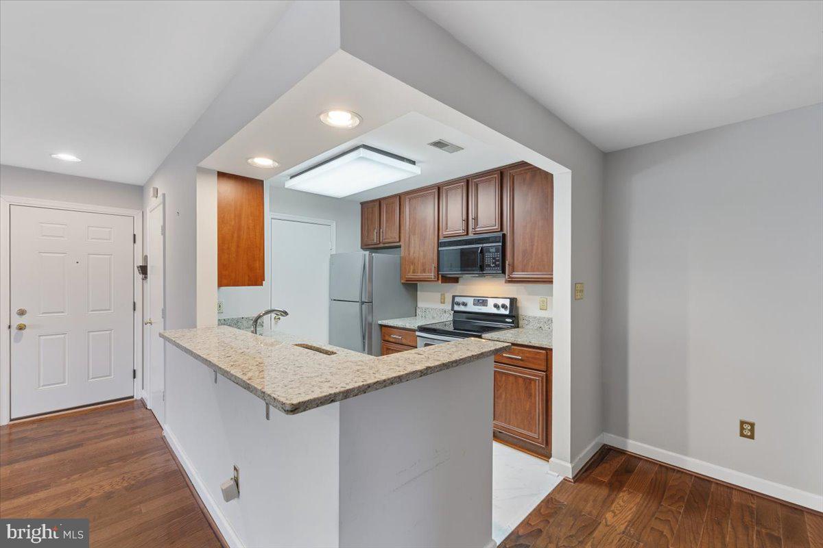 3301 SIR THOMAS DRIVE 6-B-34