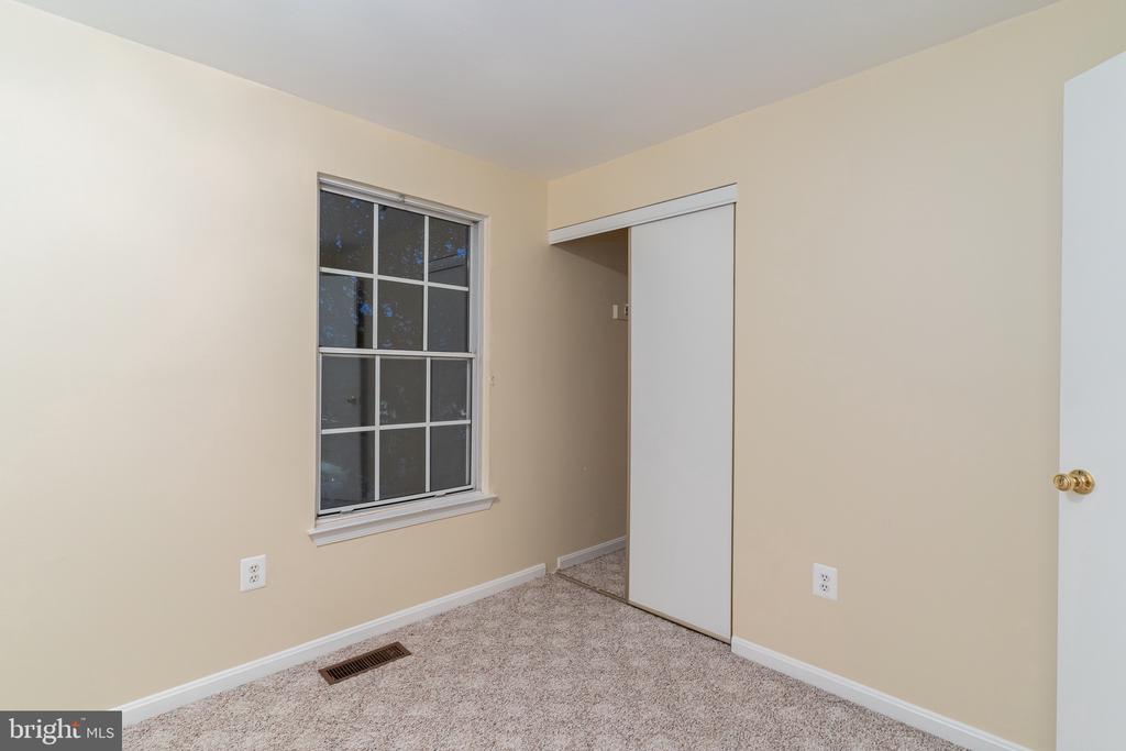 7 VALLEYFIELD COURT