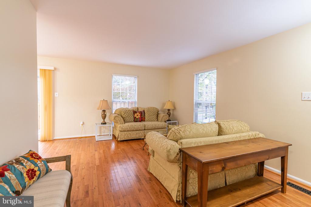 7 VALLEYFIELD COURT