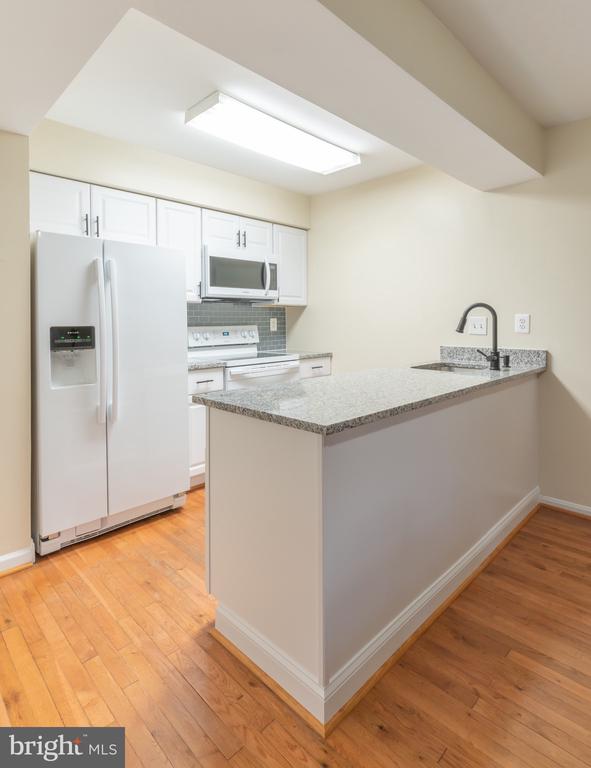 7 VALLEYFIELD COURT