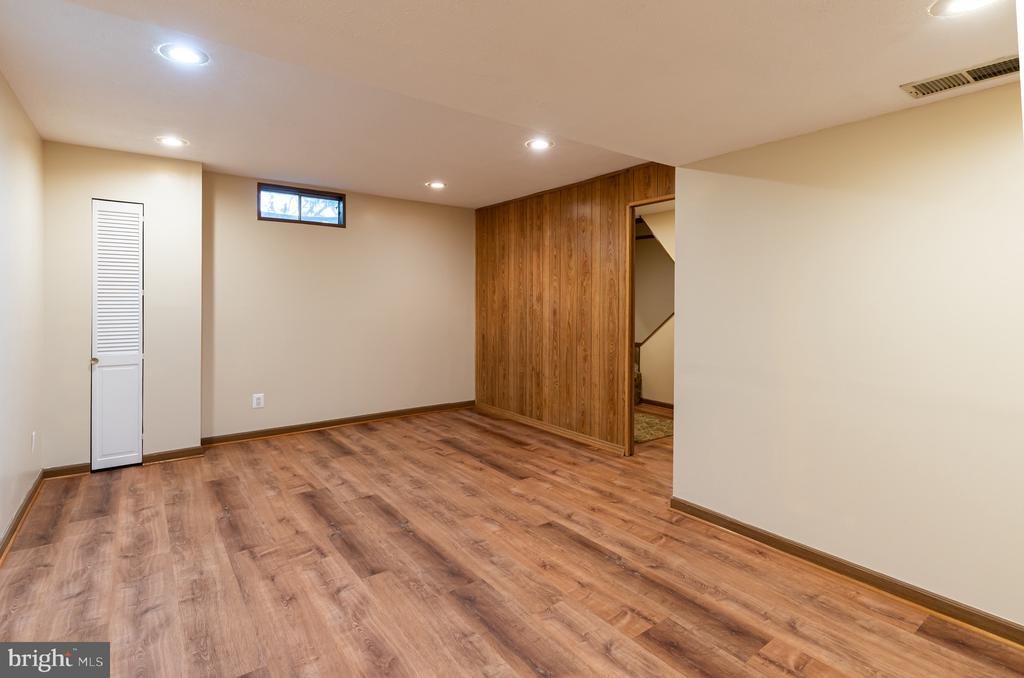 7 VALLEYFIELD COURT