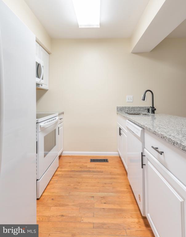 7 VALLEYFIELD COURT