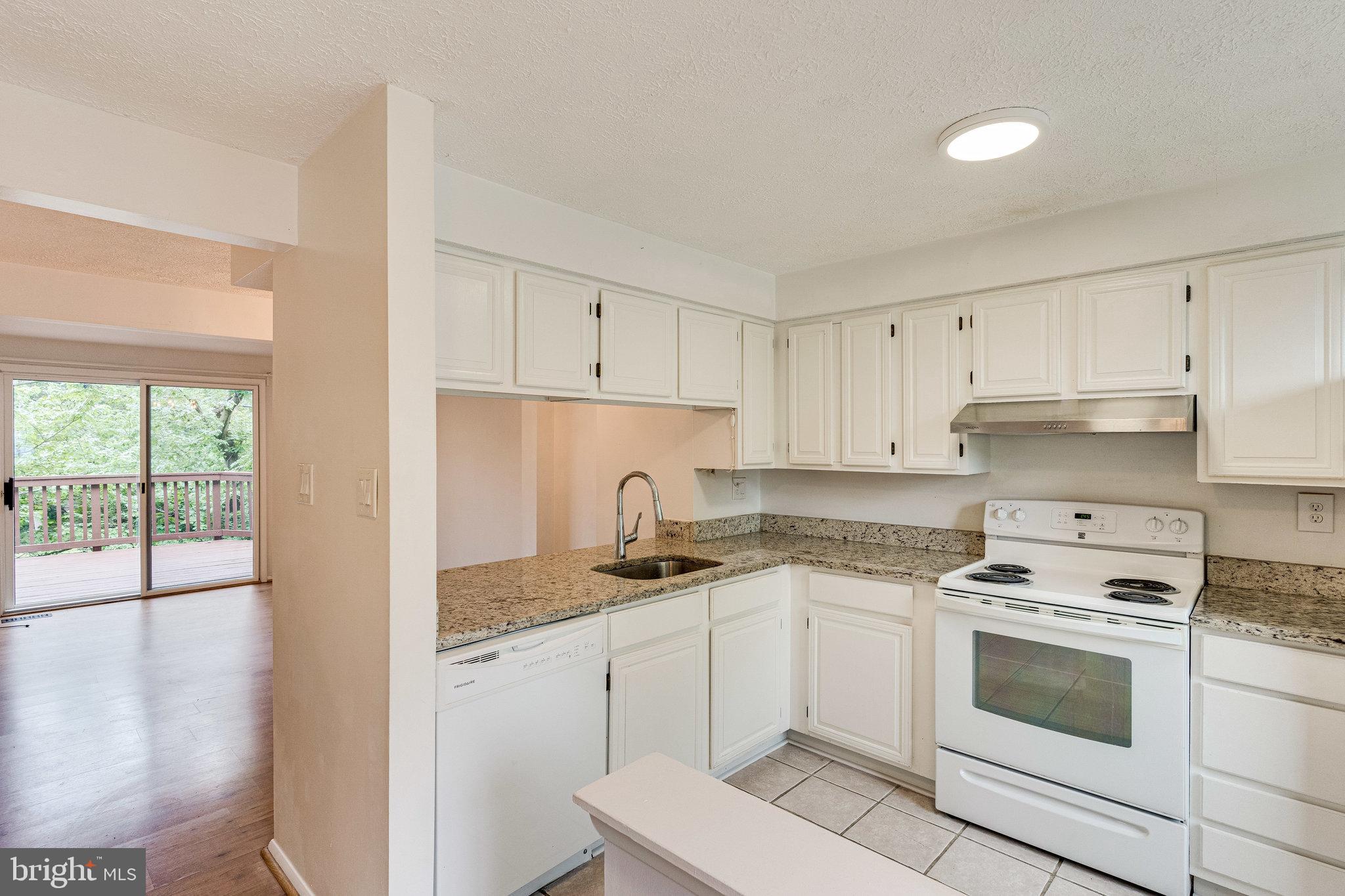 2841 SHEPPERTON TERRACE