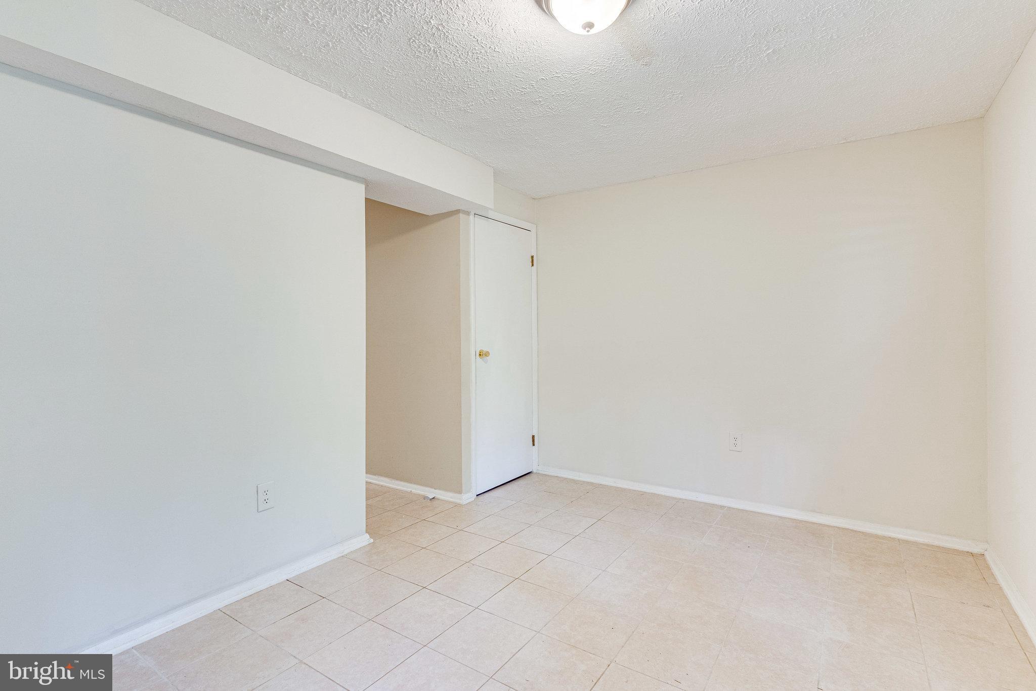 2841 SHEPPERTON TERRACE