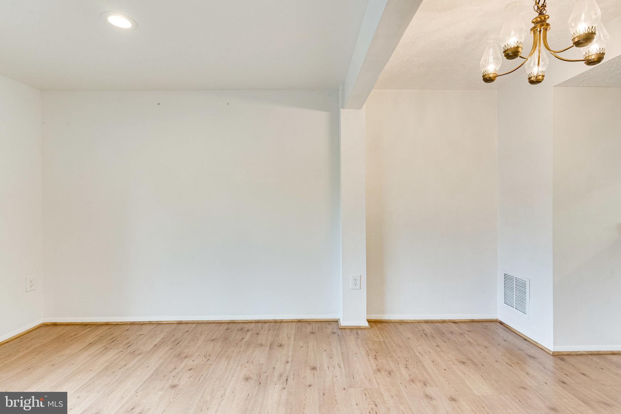 2841 SHEPPERTON TERRACE