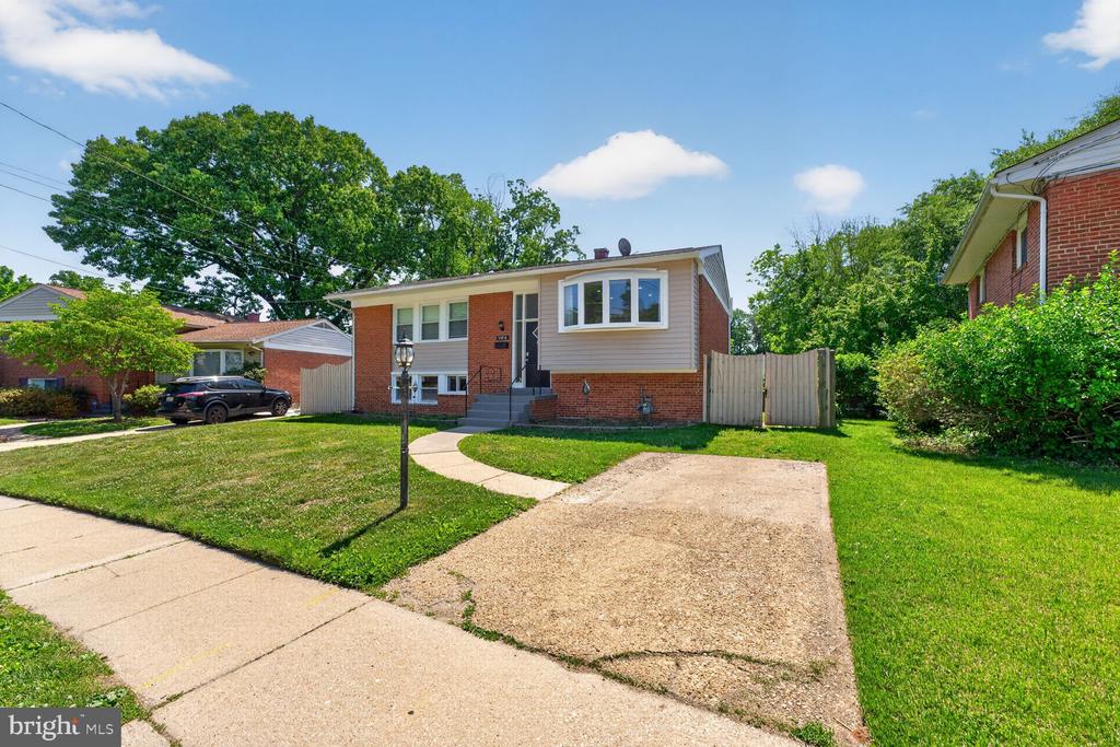 1104 CADDINGTON AVENUE