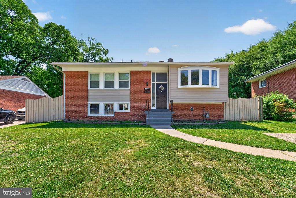1104 CADDINGTON AVENUE